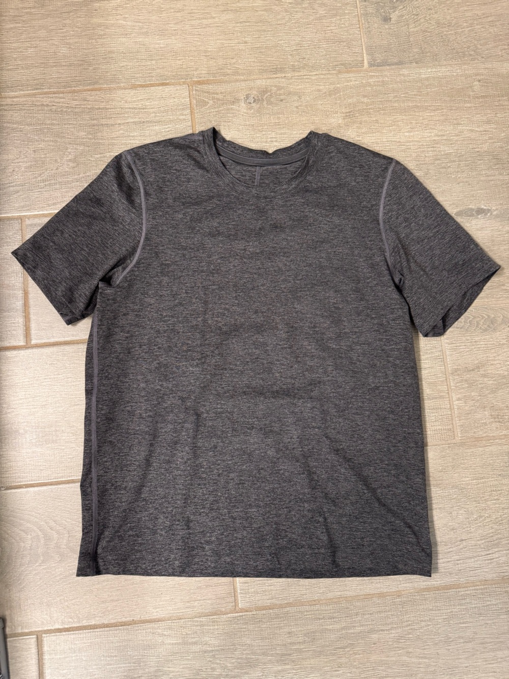 lululemon athletica Men's Heather Charcoal Soft Jersey Tee